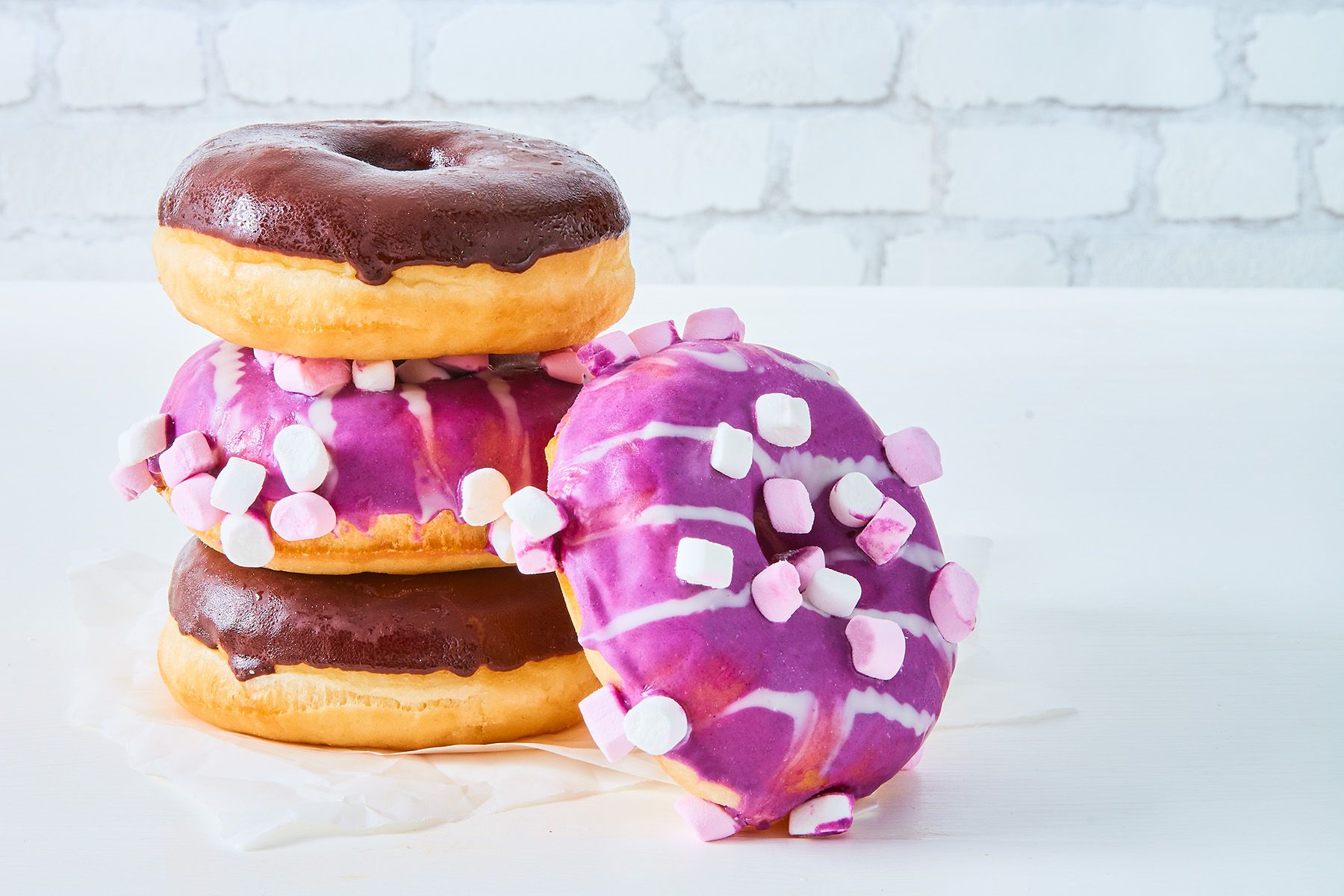 Berry Jam, Triple Choc & Purple Marshmallow - die neuen BackWerk Donuts